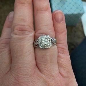 Women’s keepsake 10kt white gold engagement ring